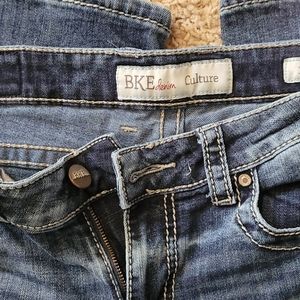 Women's Buckle blue jeans